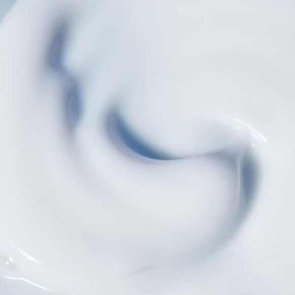 Tanologist Daily Glow Brightening Gradual Tan Lotion - Picture 5 of 8